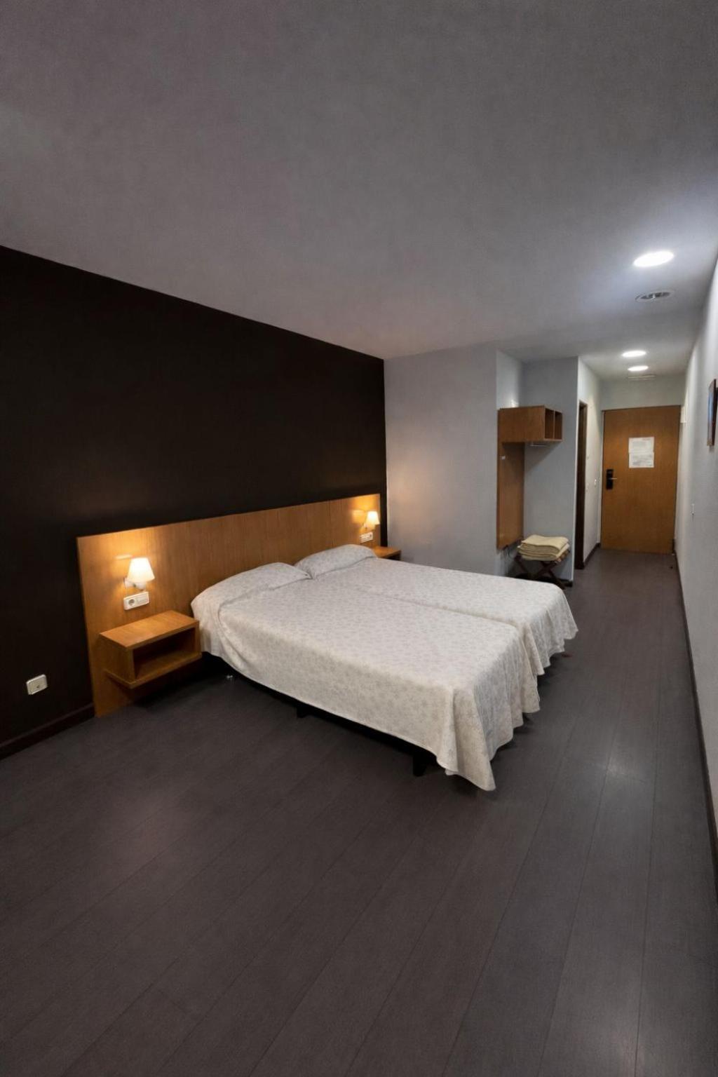 Hostal Mediterranea — Photos 3